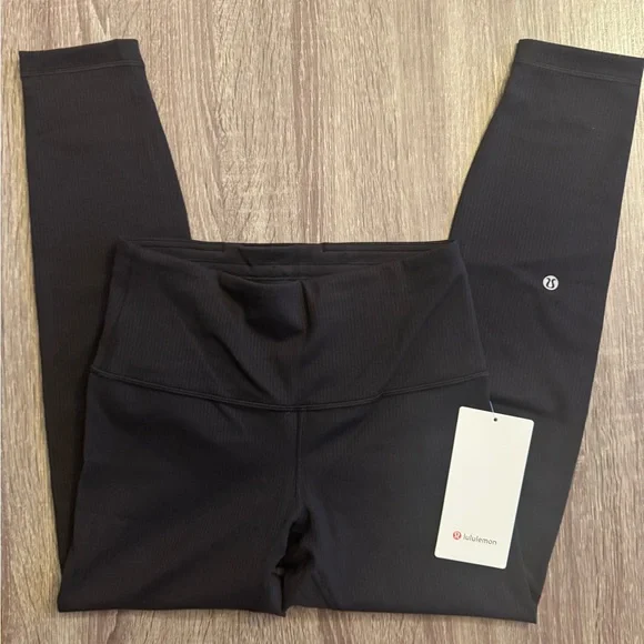 New with tags Lululemon Wunder Train High-Rise Ribbed
Tight 25", Black. Size 6. - Picture 11 of 15